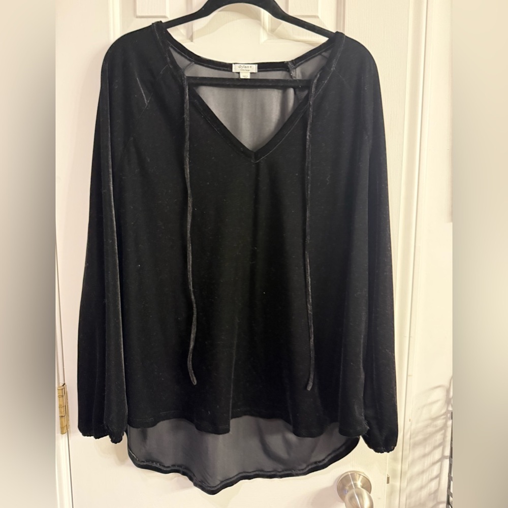 Like new Dylan Brand velvet extra large top